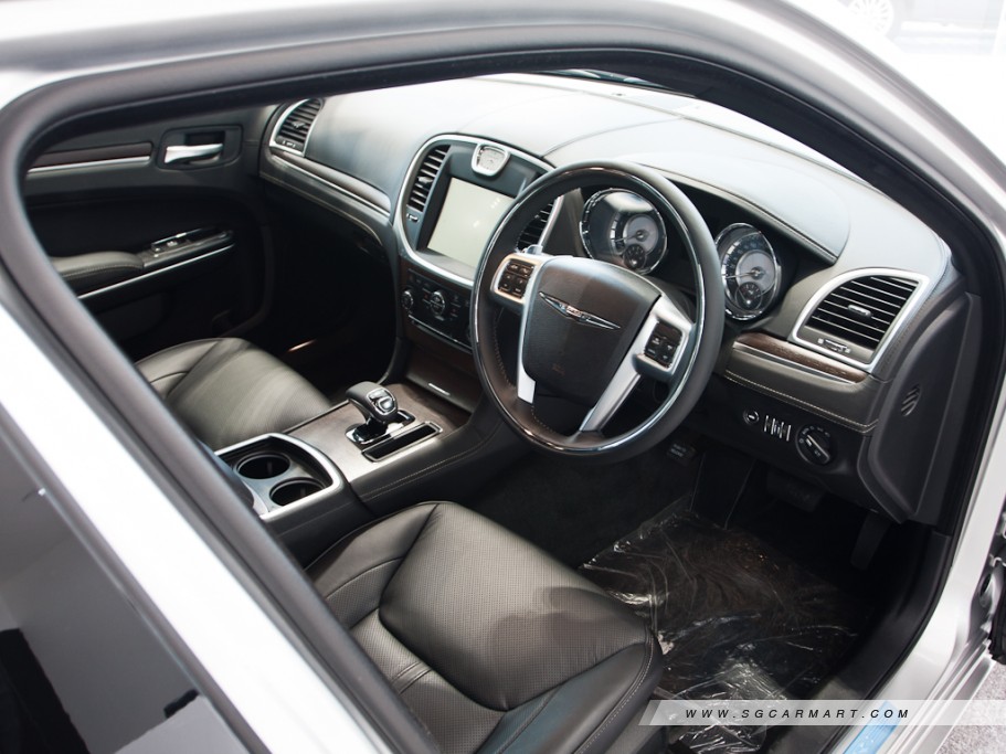 https://i.i-sgcm.com/new_cars/cars/11201/11201_g19
