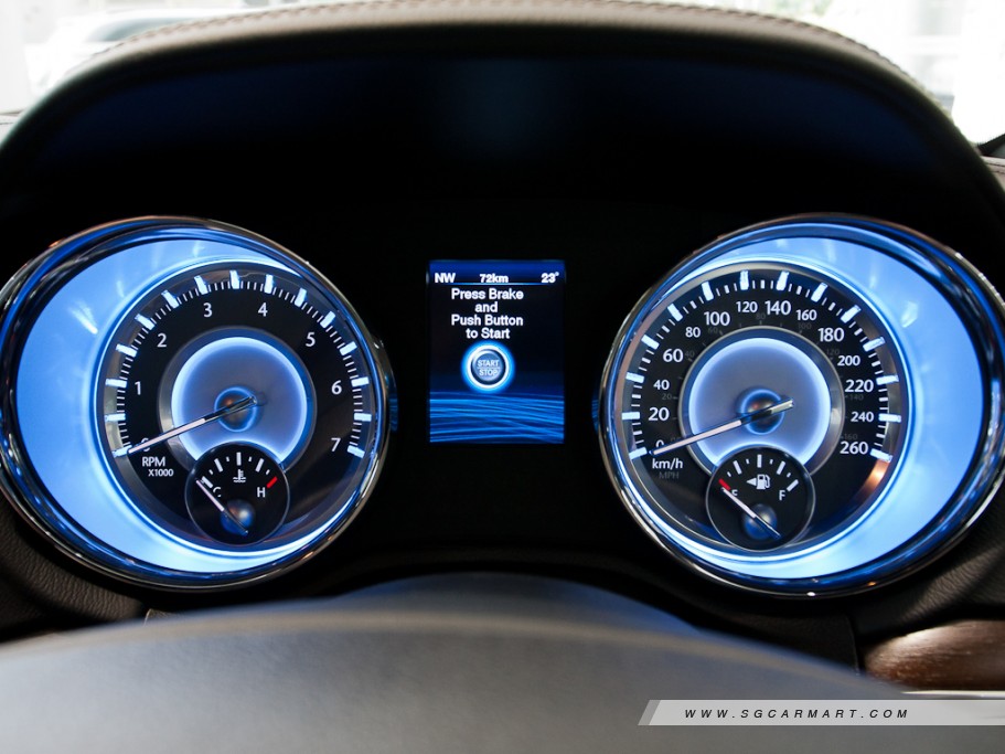 https://i.i-sgcm.com/new_cars/cars/11201/11201_g26