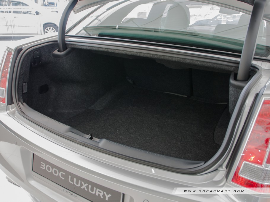 https://i.i-sgcm.com/new_cars/cars/11201/11201_g32