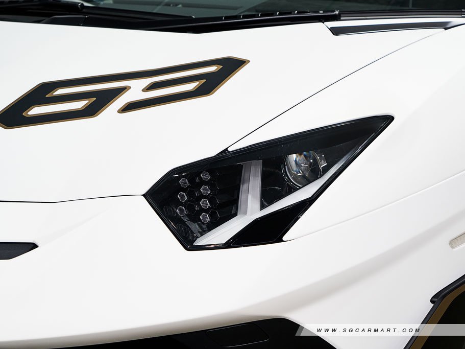 https://i.i-sgcm.com/new_cars/cars/11205/11205_g18
