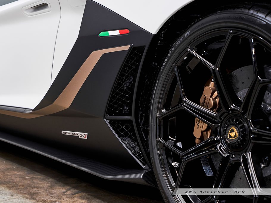 https://i.i-sgcm.com/new_cars/cars/11205/11205_g23