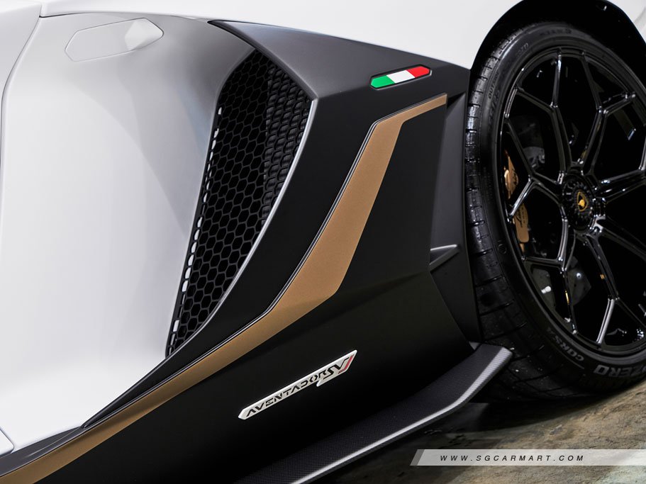 https://i.i-sgcm.com/new_cars/cars/11205/11205_g25