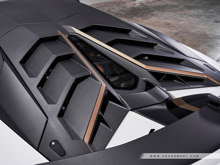 https://i.i-sgcm.com/new_cars/cars/11205/11205_g27