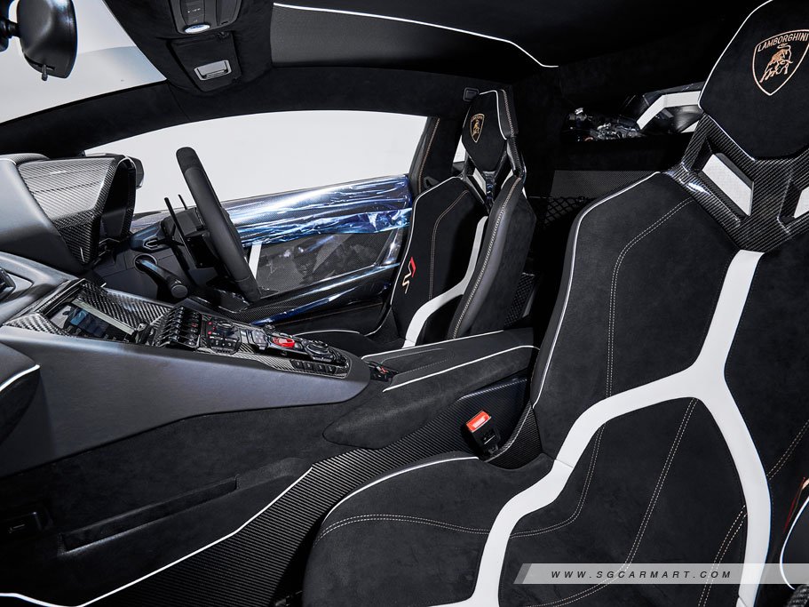 https://i.i-sgcm.com/new_cars/cars/11205/11205_g33