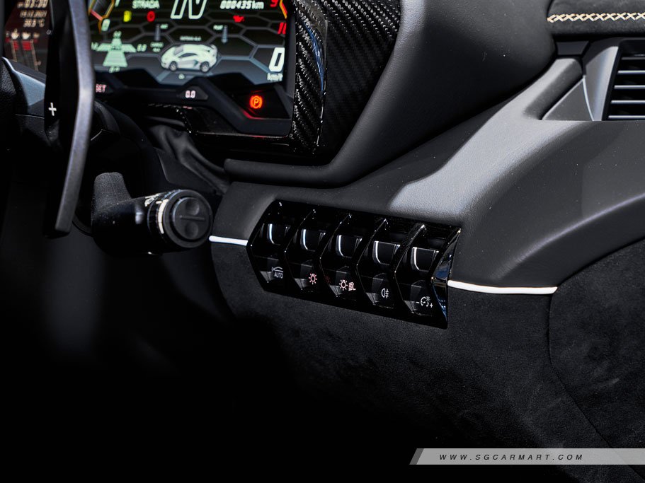 https://i.i-sgcm.com/new_cars/cars/11205/11205_g39