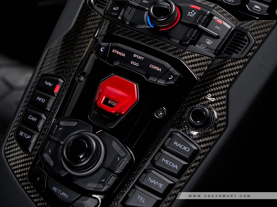 https://i.i-sgcm.com/new_cars/cars/11205/11205_g42