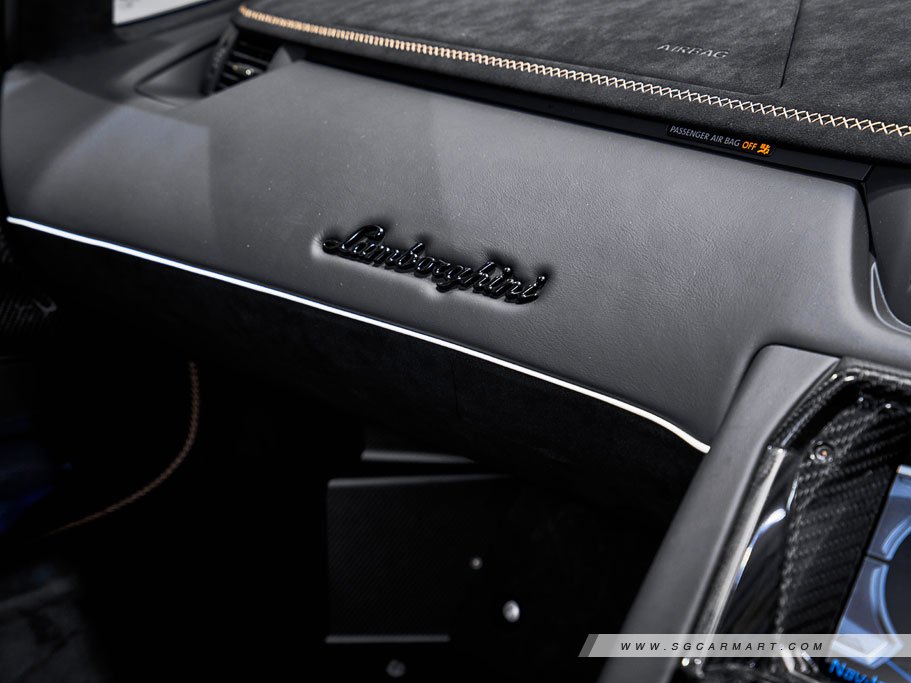 https://i.i-sgcm.com/new_cars/cars/11205/11205_g47
