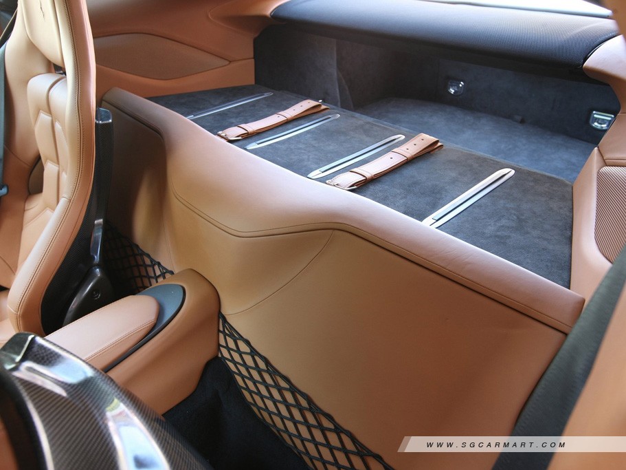 https://i.i-sgcm.com/new_cars/cars/11208/11208_g14