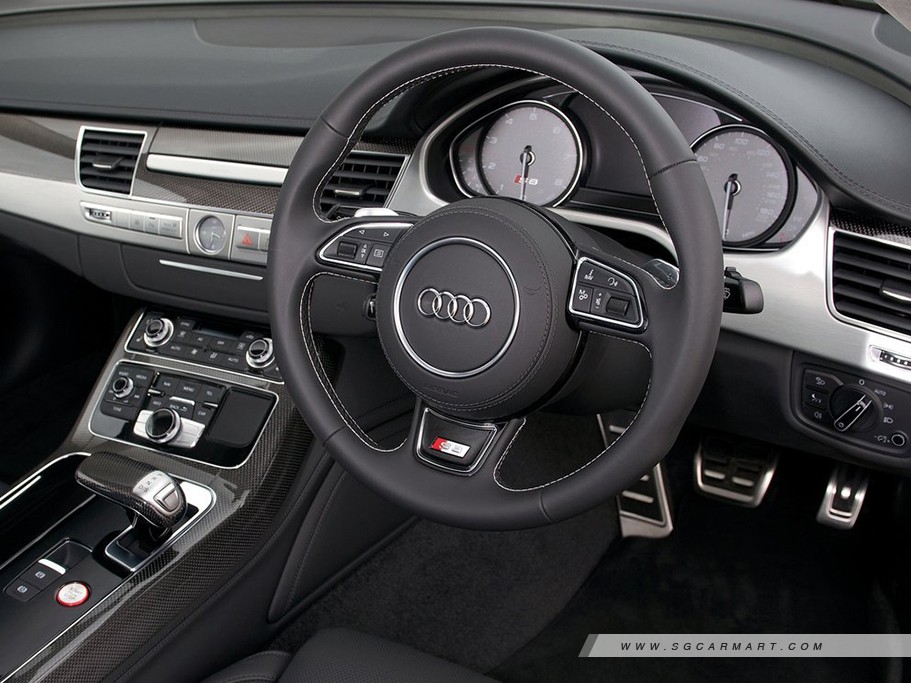 https://i.i-sgcm.com/new_cars/cars/11209/11209_g16