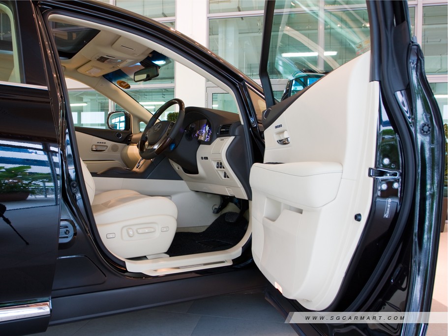 https://i.i-sgcm.com/new_cars/cars/11212/11212_g13