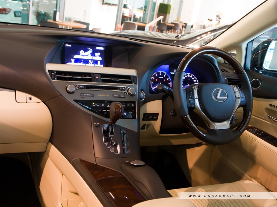 https://i.i-sgcm.com/new_cars/cars/11212/11212_g24