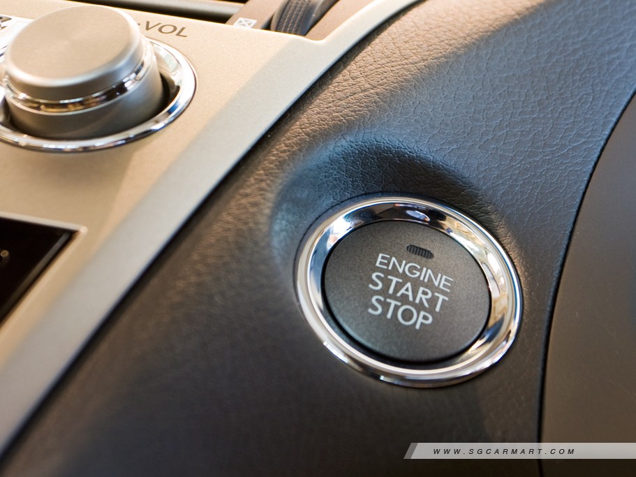 https://i.i-sgcm.com/new_cars/cars/11212/11212_g32
