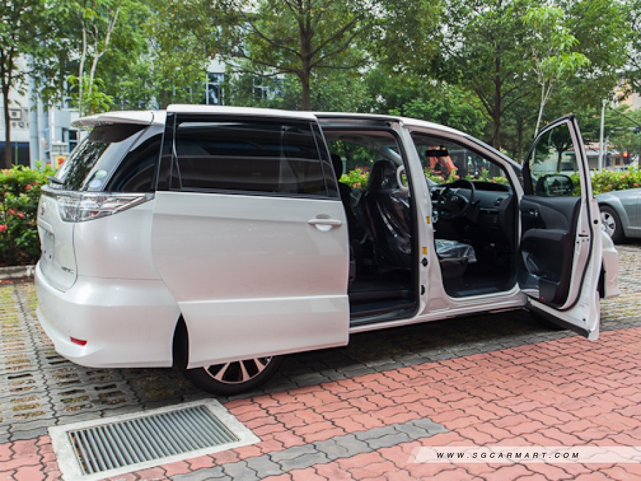 Toyota Estima 16