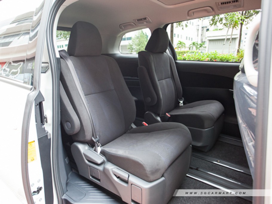 Toyota Estima 18