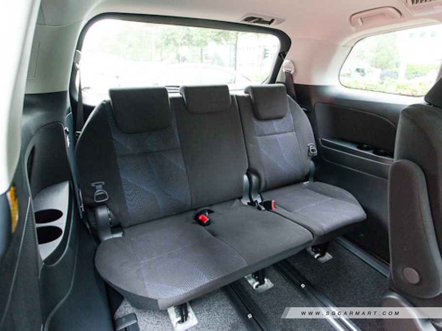 Toyota Estima 19