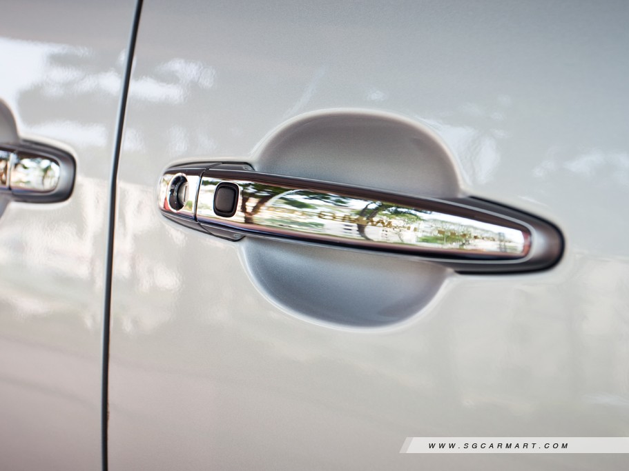 https://i.i-sgcm.com/new_cars/cars/11216/11216_g12