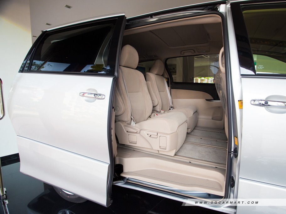 https://i.i-sgcm.com/new_cars/cars/11216/11216_g21