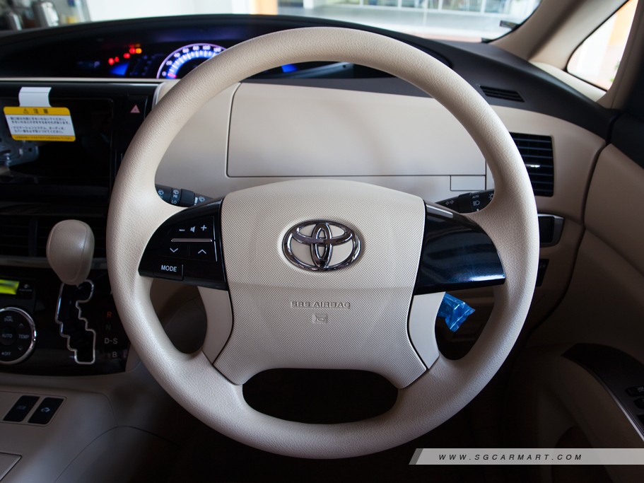 https://i.i-sgcm.com/new_cars/cars/11216/11216_g23
