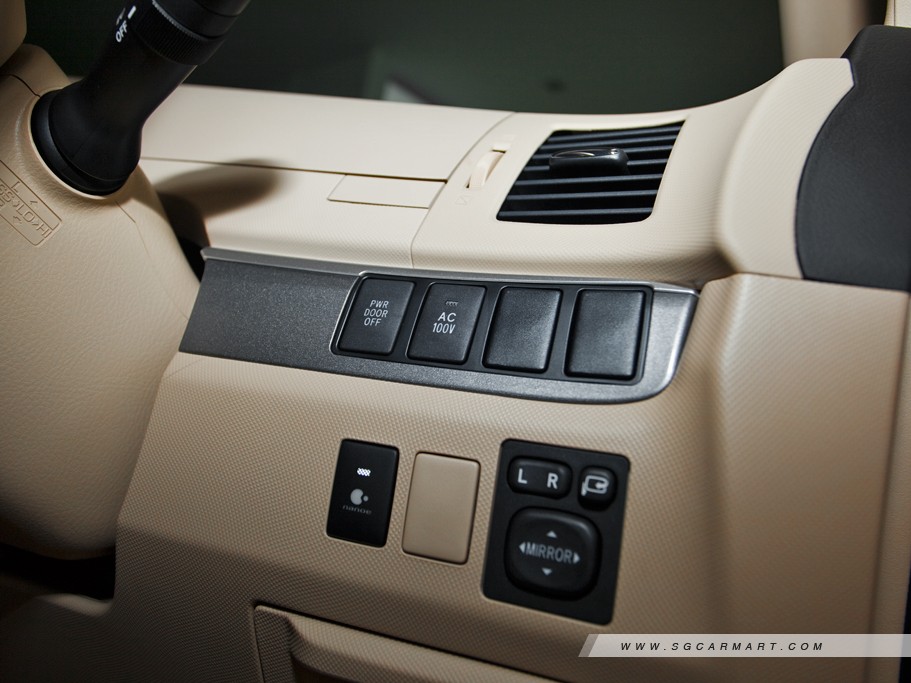 https://i.i-sgcm.com/new_cars/cars/11216/11216_g26