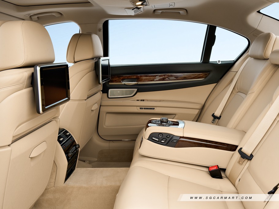 https://i.i-sgcm.com/new_cars/cars/11217/11217_g11