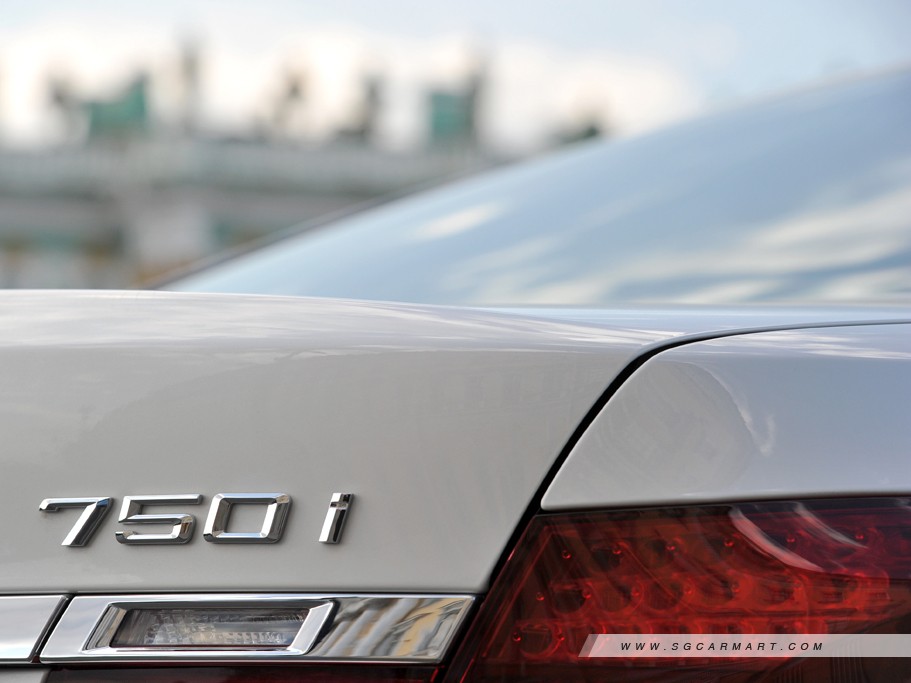 https://i.i-sgcm.com/new_cars/cars/11217/11217_g13