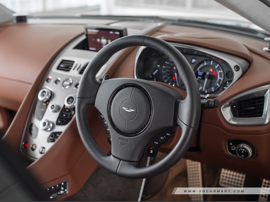 https://i.i-sgcm.com/new_cars/cars/11220/11220_g25