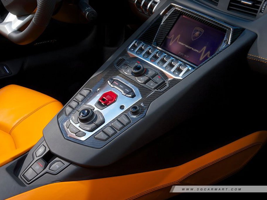 https://i.i-sgcm.com/new_cars/cars/11230/11230_g12