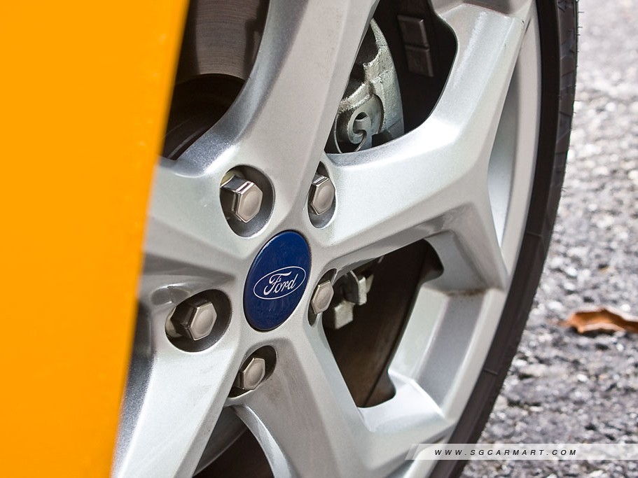 https://i.i-sgcm.com/new_cars/cars/11233/11233_g11