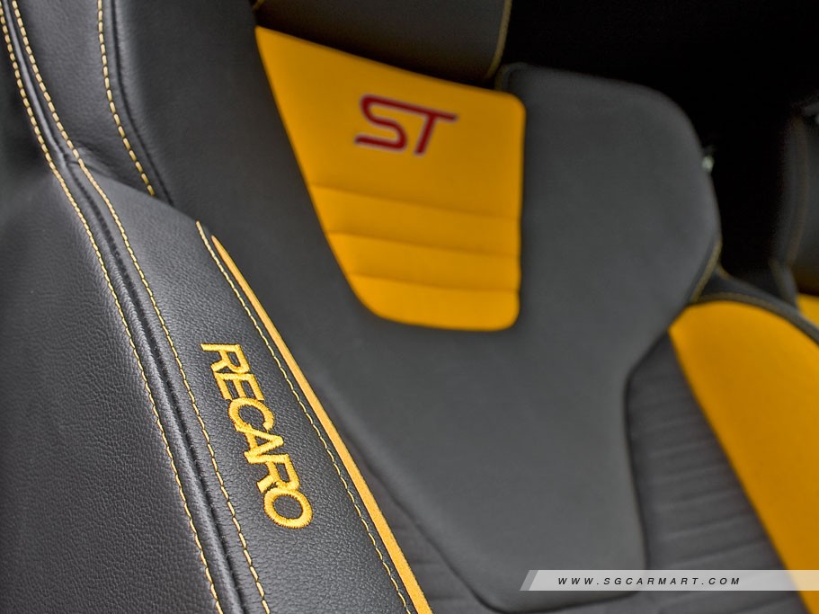 https://i.i-sgcm.com/new_cars/cars/11233/11233_g16