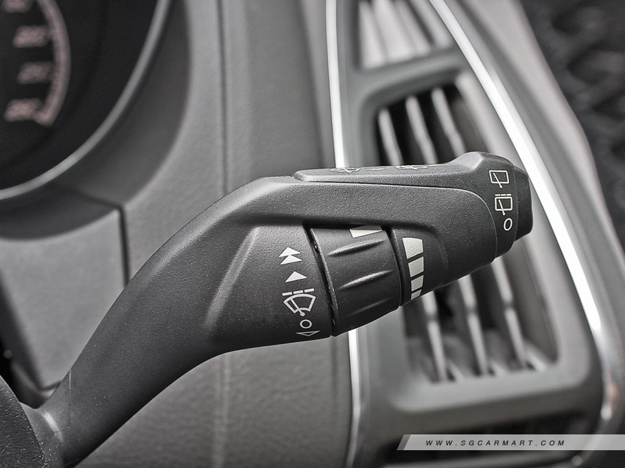 https://i.i-sgcm.com/new_cars/cars/11233/11233_g21