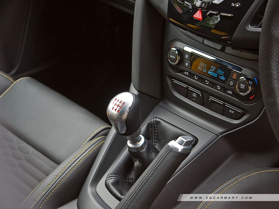 https://i.i-sgcm.com/new_cars/cars/11233/11233_g22