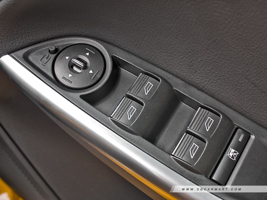 https://i.i-sgcm.com/new_cars/cars/11233/11233_g25