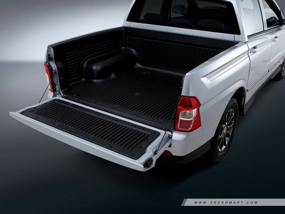 https://i.i-sgcm.com/new_cars/cars/11235/11235_g64