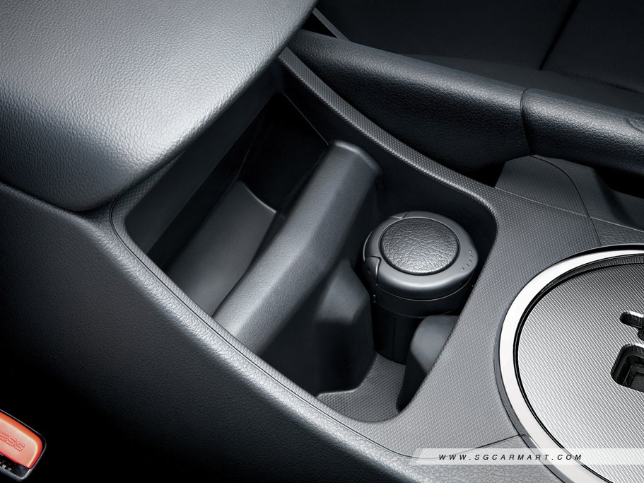 https://i.i-sgcm.com/new_cars/cars/11235/11235_g77