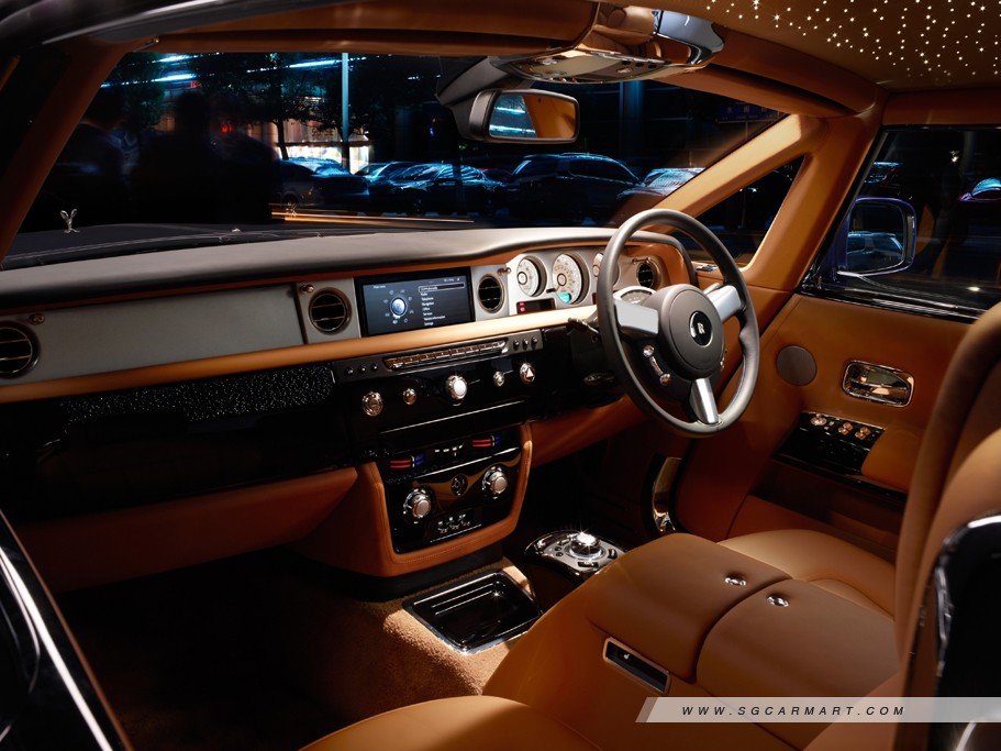 https://i.i-sgcm.com/new_cars/cars/11240/11240_g14