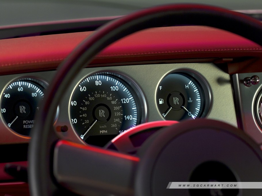 https://i.i-sgcm.com/new_cars/cars/11240/11240_g15