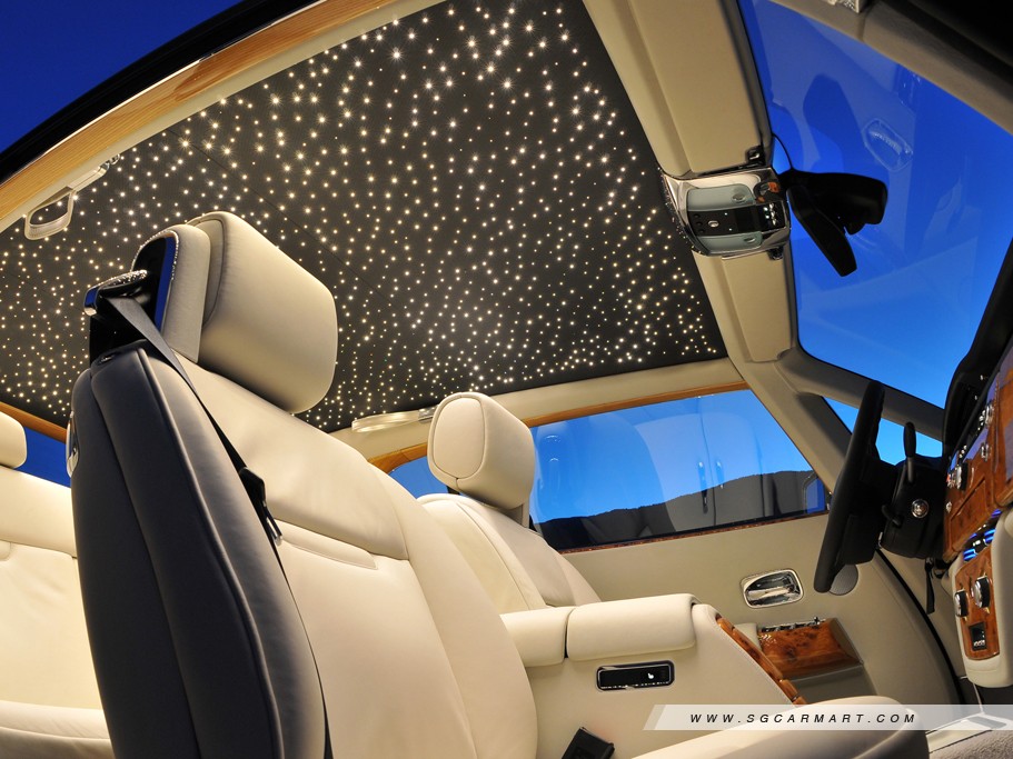 https://i.i-sgcm.com/new_cars/cars/11240/11240_g16
