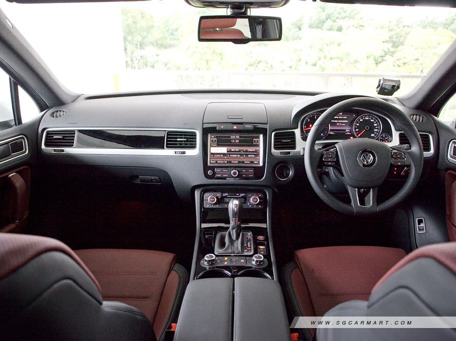 https://i.i-sgcm.com/new_cars/cars/11252/11252_g13