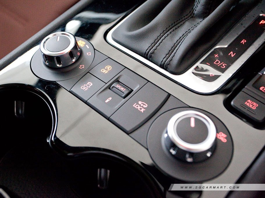 https://i.i-sgcm.com/new_cars/cars/11252/11252_g17