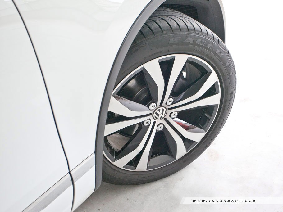 https://i.i-sgcm.com/new_cars/cars/11252/11252_g8