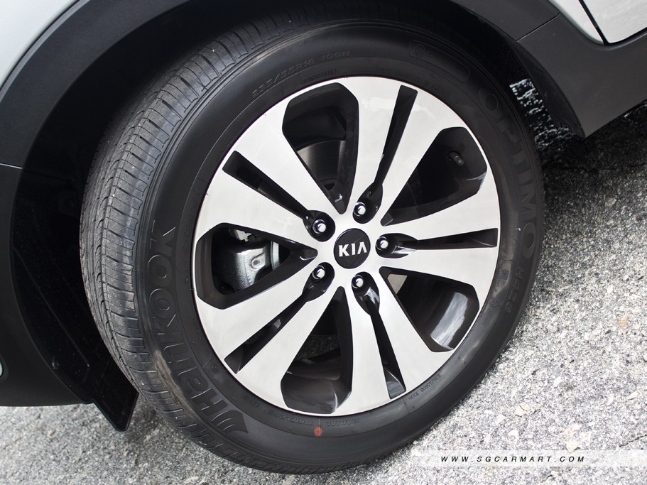 https://i.i-sgcm.com/new_cars/cars/11253/11253_g12