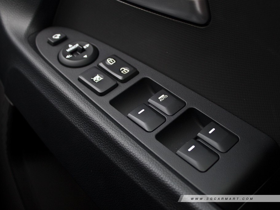 https://i.i-sgcm.com/new_cars/cars/11253/11253_g28