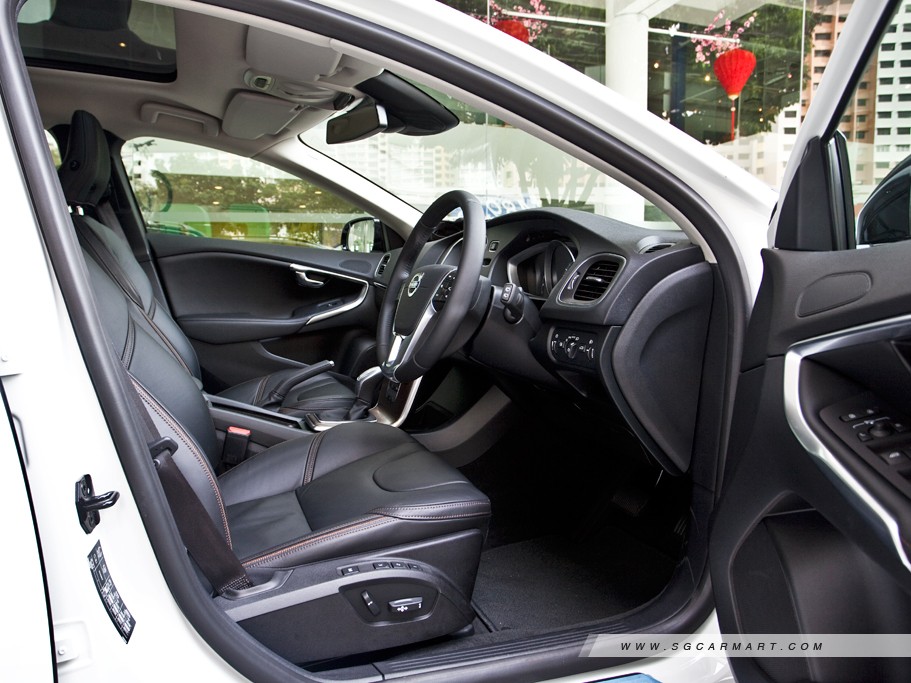 https://i.i-sgcm.com/new_cars/cars/11266/11266_g13