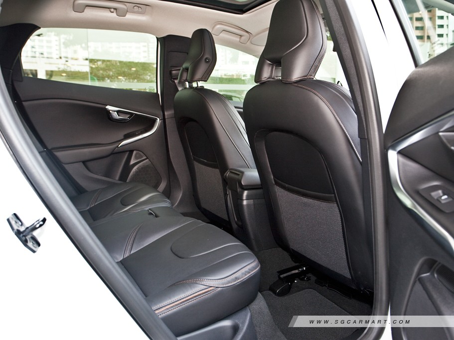 https://i.i-sgcm.com/new_cars/cars/11266/11266_g14