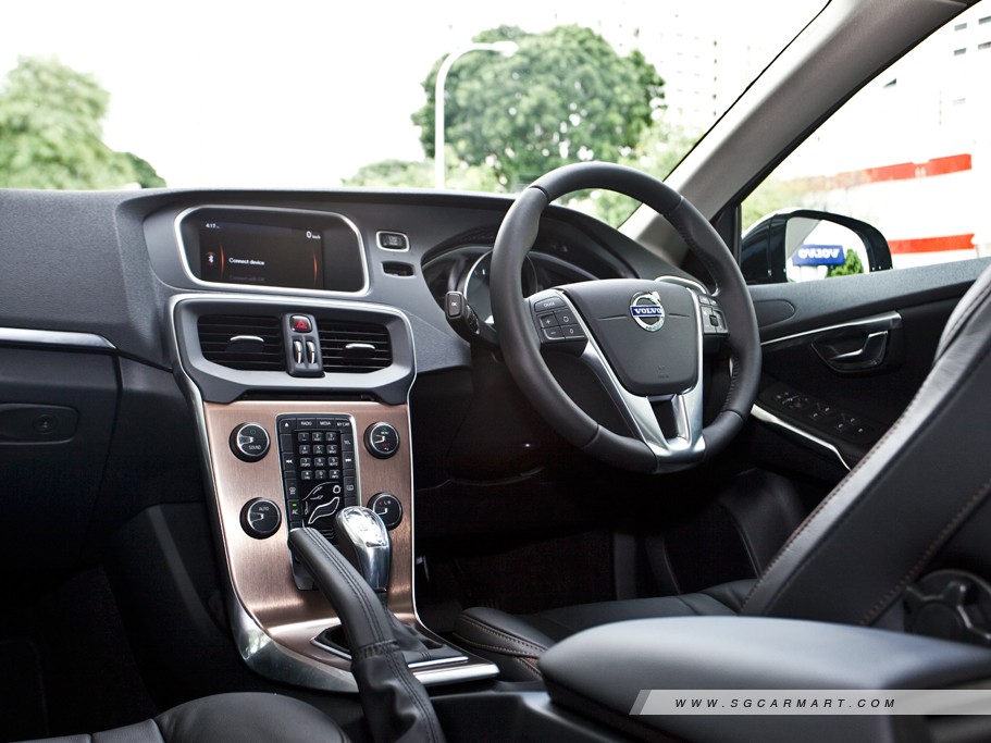 https://i.i-sgcm.com/new_cars/cars/11266/11266_g15