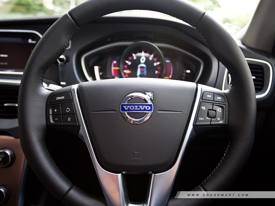 https://i.i-sgcm.com/new_cars/cars/11266/11266_g16