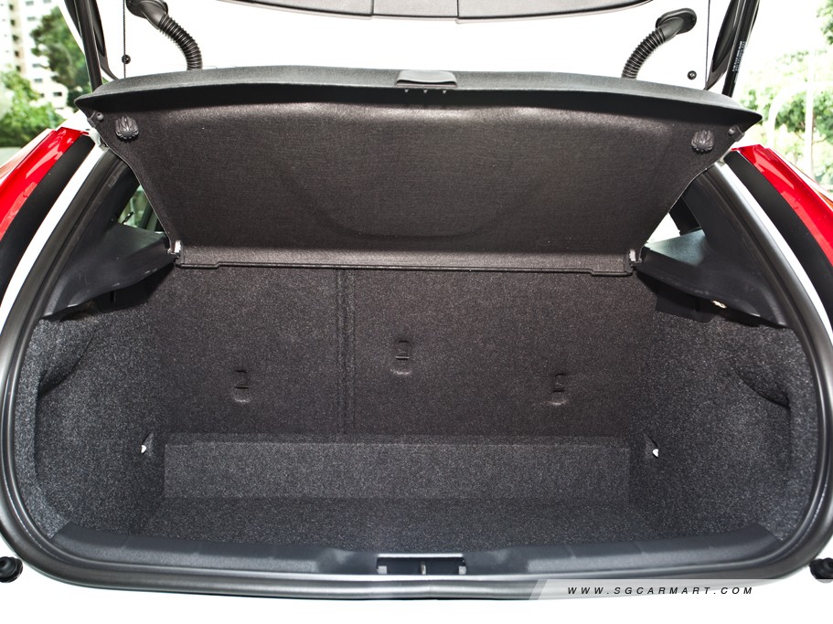 https://i.i-sgcm.com/new_cars/cars/11266/11266_g25
