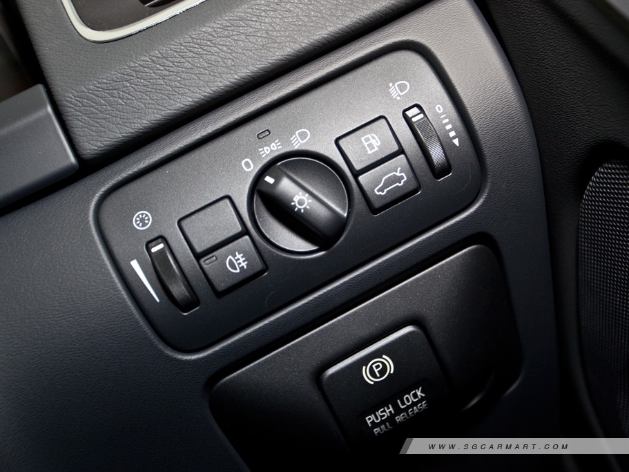 https://i.i-sgcm.com/new_cars/cars/11270/11270_g19