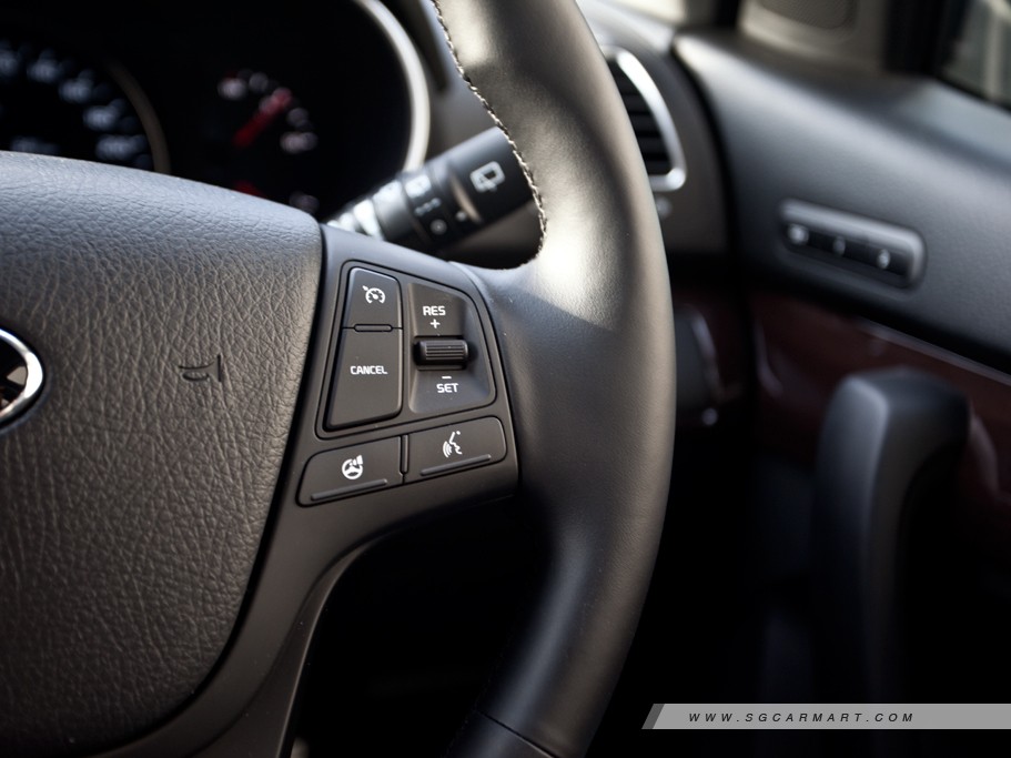 https://i.i-sgcm.com/new_cars/cars/11275/11275_g13