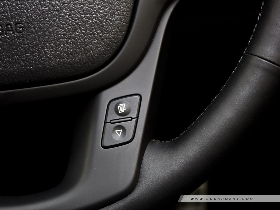 https://i.i-sgcm.com/new_cars/cars/11275/11275_g15